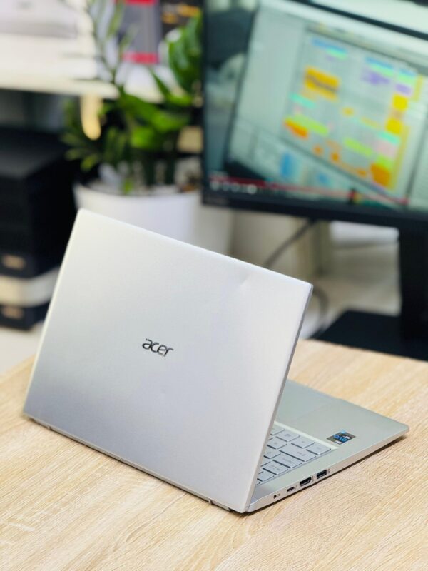 ACER SWIFT 3 core i7 – Image 4