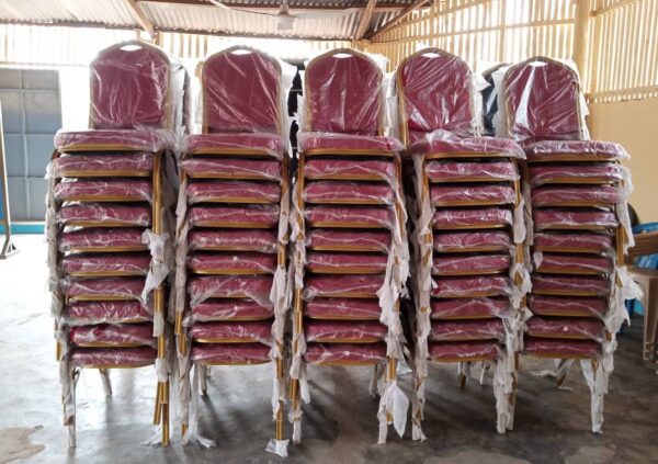Chaises Disponibles  gros et en détails – Image 3