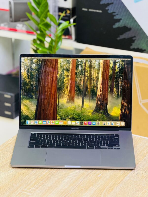 MacBook Pro 2019 core i7 dédiée 04Go – Image 3