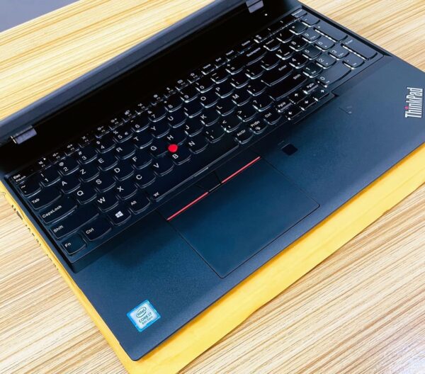 Gaming laptop Lenovo Thinkpad P52s core i7 – Image 3