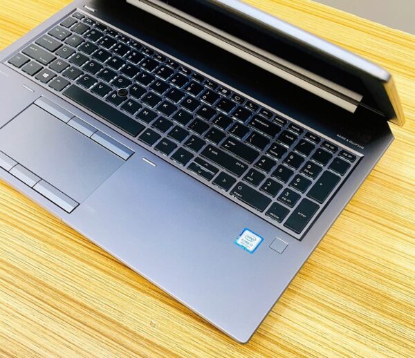 Gaming laptop HP Zbook 15 G5 core i7 – Image 3