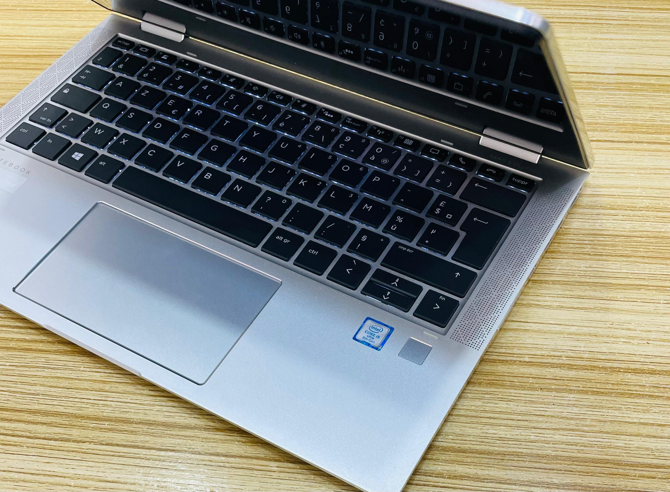 HP EliteBook x360 1030 G3 core i5 – Image 4