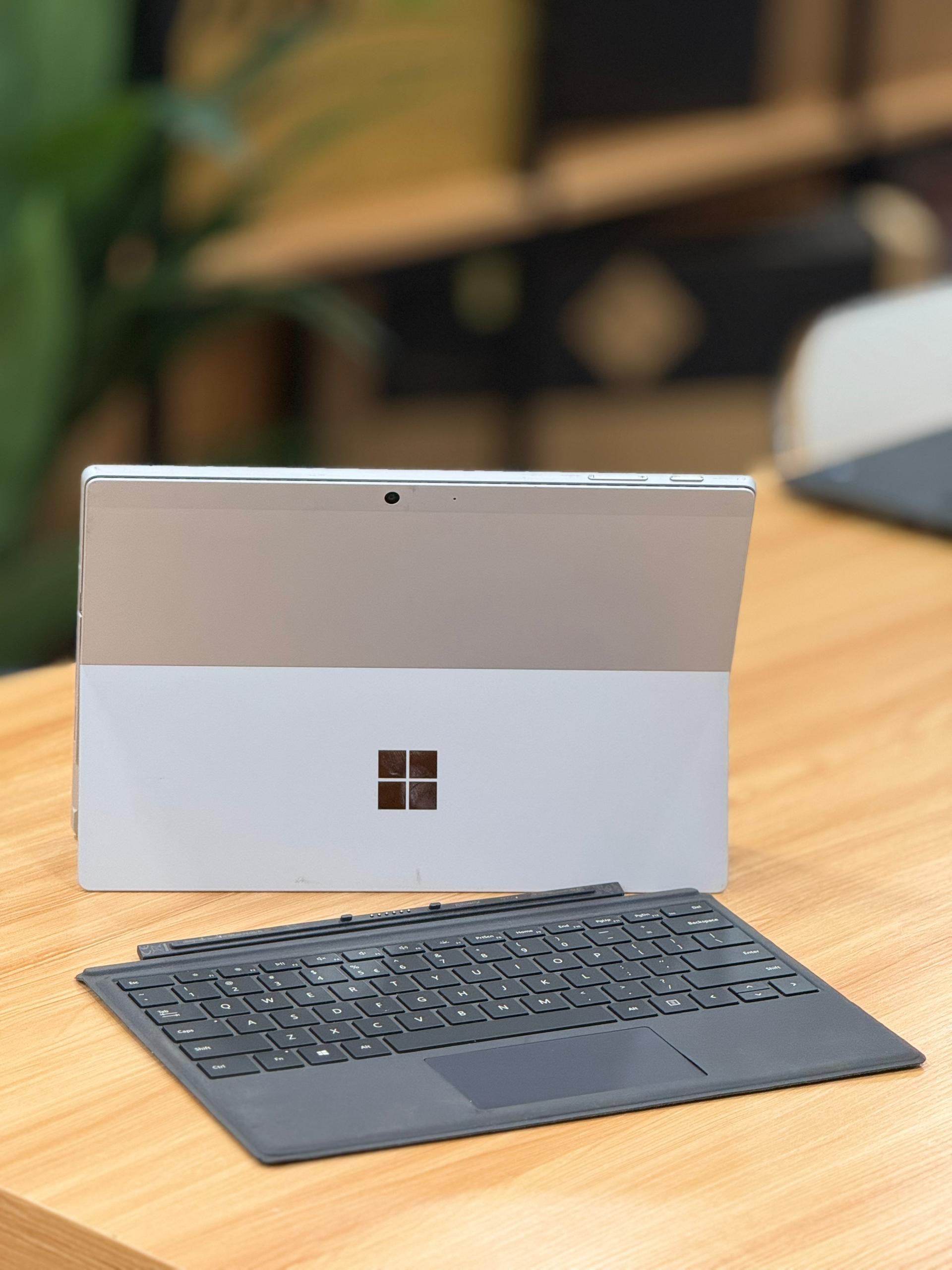 11ad2907-02da-45e3-895f-033cdec0585c SURFACE PRO 7+ core i5 11th génération (2021) – Image 1