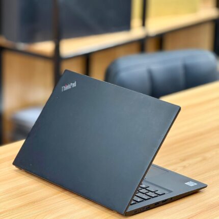 *LENOVO THINKPAD T14s Gen 1 core i7 10th génération (2020)
