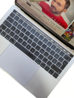 MacBook Pro 2017 core i5 (Four Thunderbolt 3 ports) – Image 2