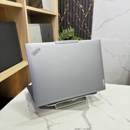 Lenovo Thinkpad T14 Gen 5 Ultra 5 125U 14th génération (année 2025)